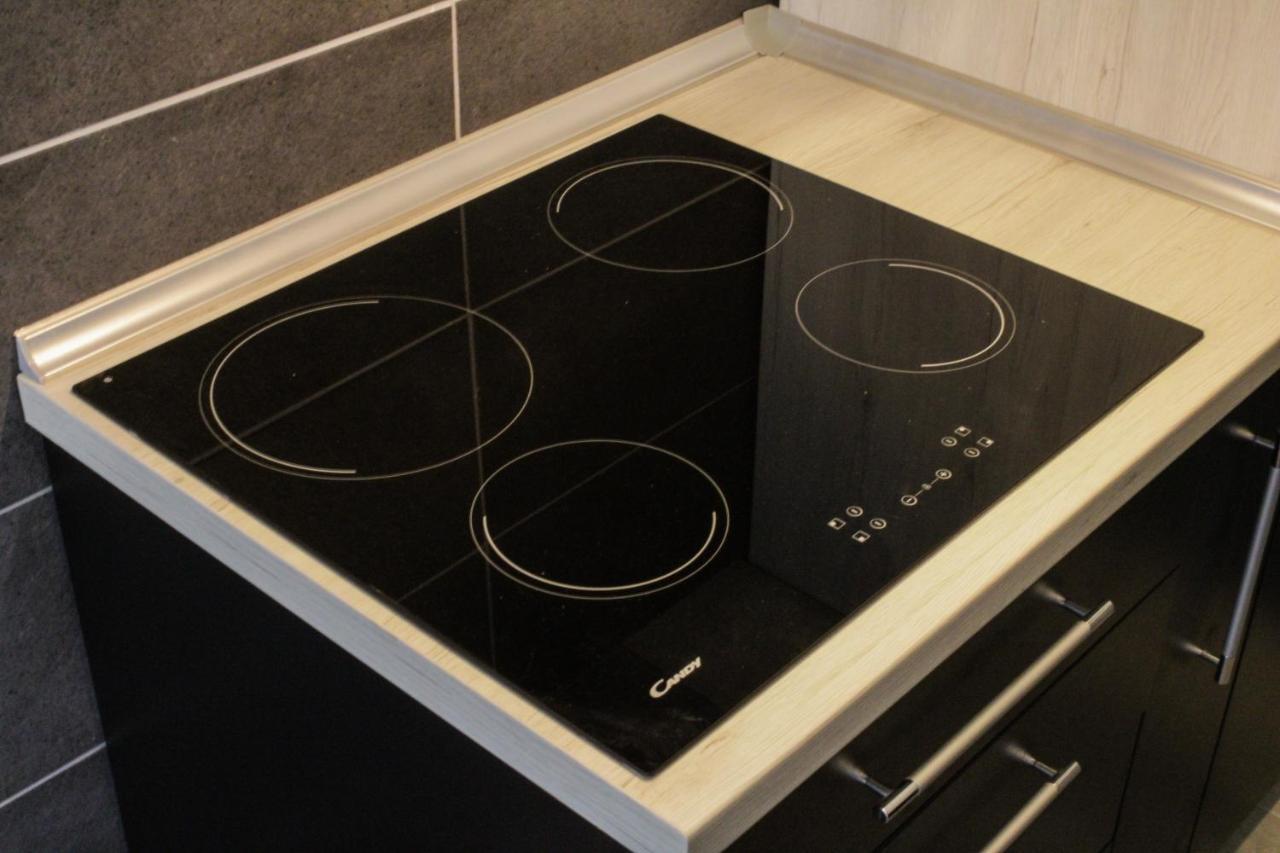 Bianco Nero Appartamento Nis Luaran gambar